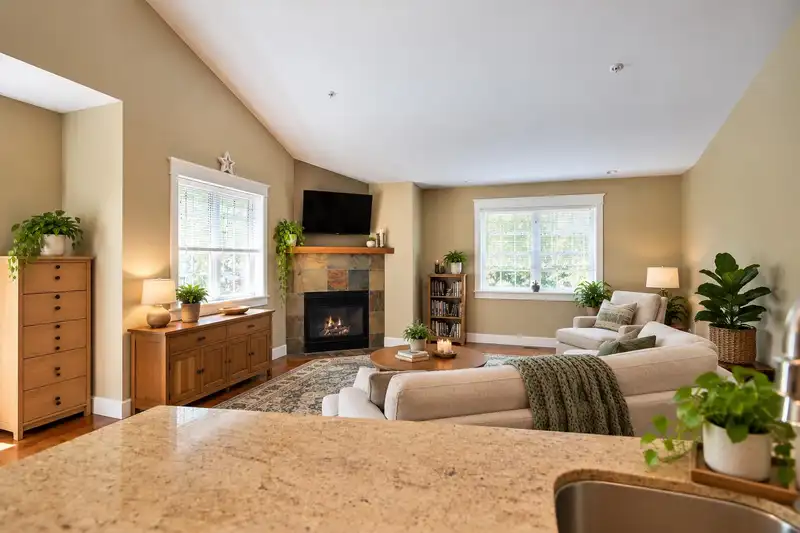 208 518 SHAW ROAD - photo 4 of 15