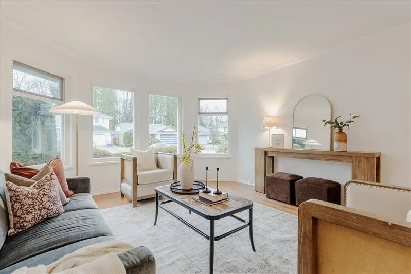 19596 SOMERSET DRIVE - photo 4 of 25