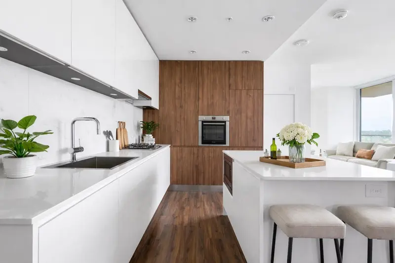 2111 4650 BRENTWOOD BOULEVARD - photo 1 of 25