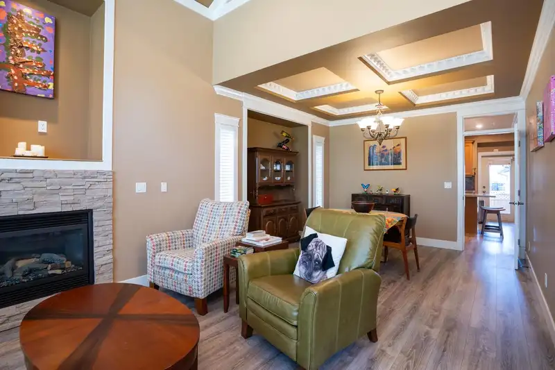 19370 73A AVENUE - photo 4 of 29