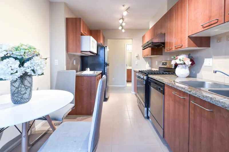 407 9200 FERNDALE ROAD - photo 2 of 23