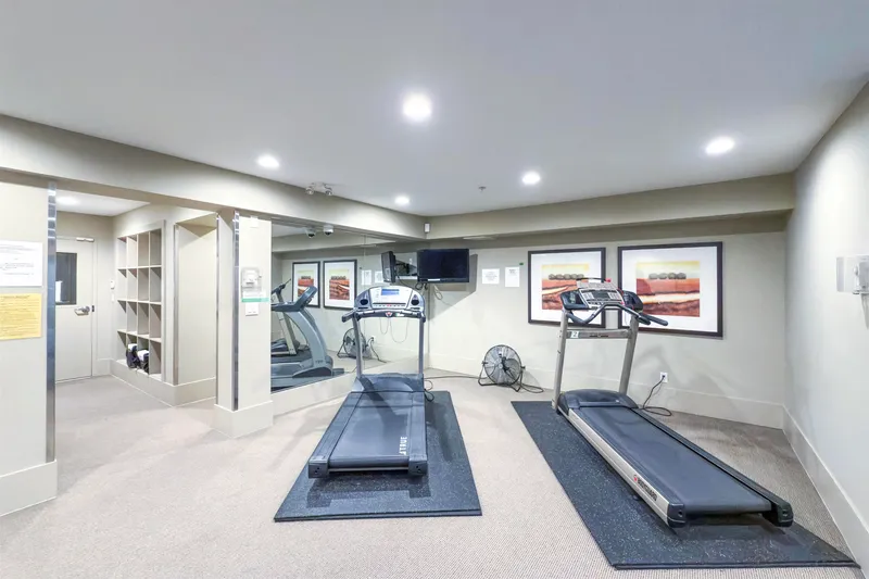 407 9200 FERNDALE ROAD - photo 4 of 23