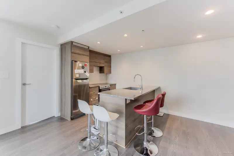 2907 488 SW MARINE DRIVE - photo 4 of 23