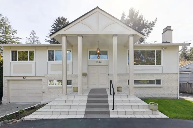 1504 FARRELL CRESCENT - photo 1 of 33