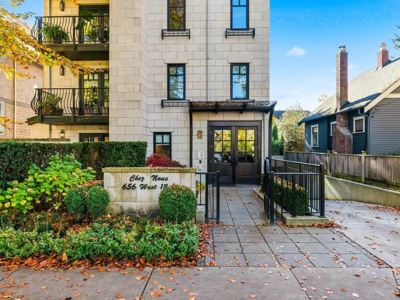 100 656 W 13TH AVENUE - photo 2 of 21