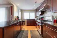 5570 BAILLIE STREET - thumbnail 3