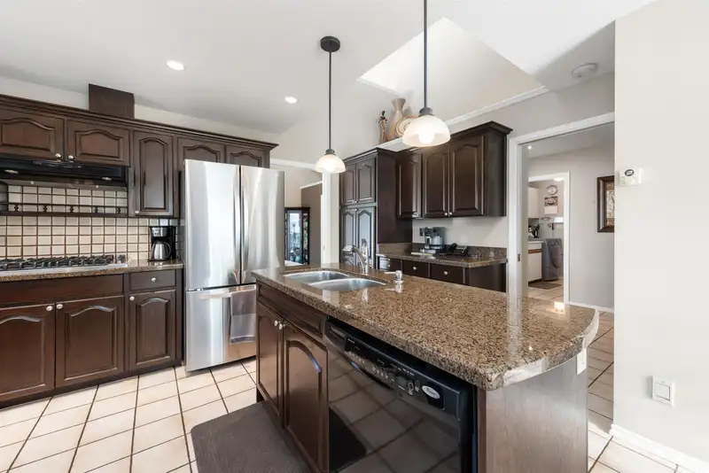 3173 LEEWARD COURT - photo 4 of 39
