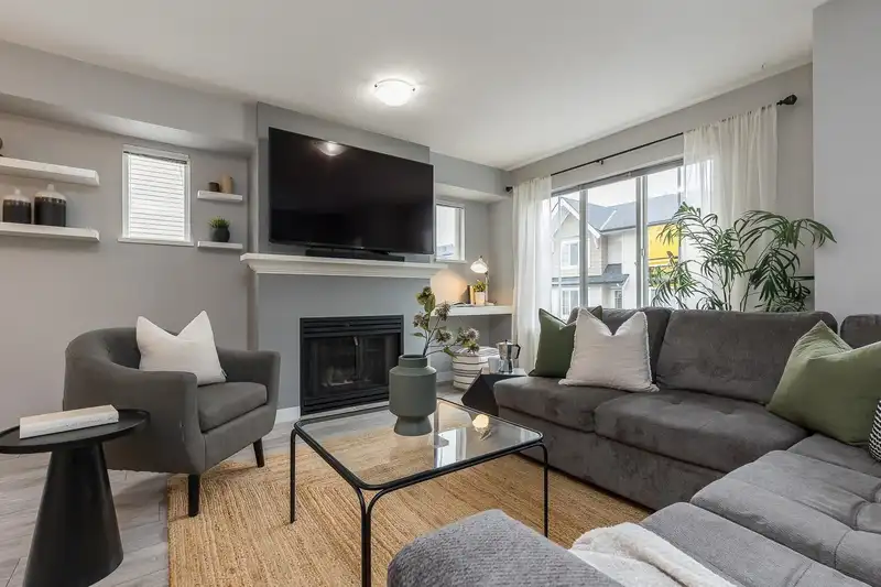 64 20560 66 AVENUE - photo 1 of 40