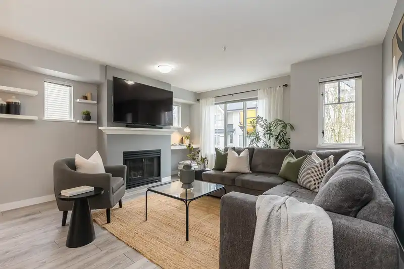 64 20560 66 AVENUE - photo 2 of 40