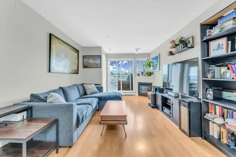 202 2973 KINGSWAY - photo 1 of 22