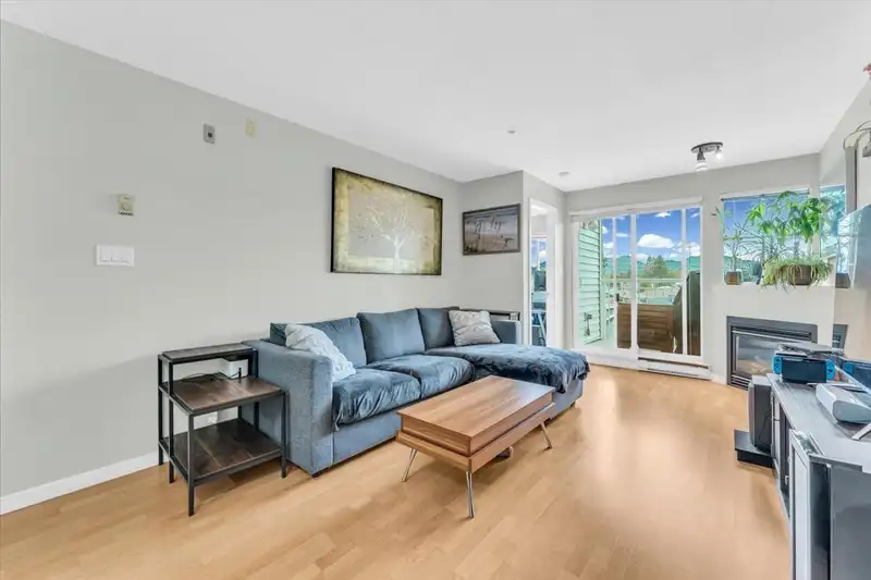 202 2973 KINGSWAY - photo 3 of 22