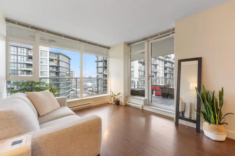 1505 8068 WESTMINSTER HIGHWAY - photo 1 of 1