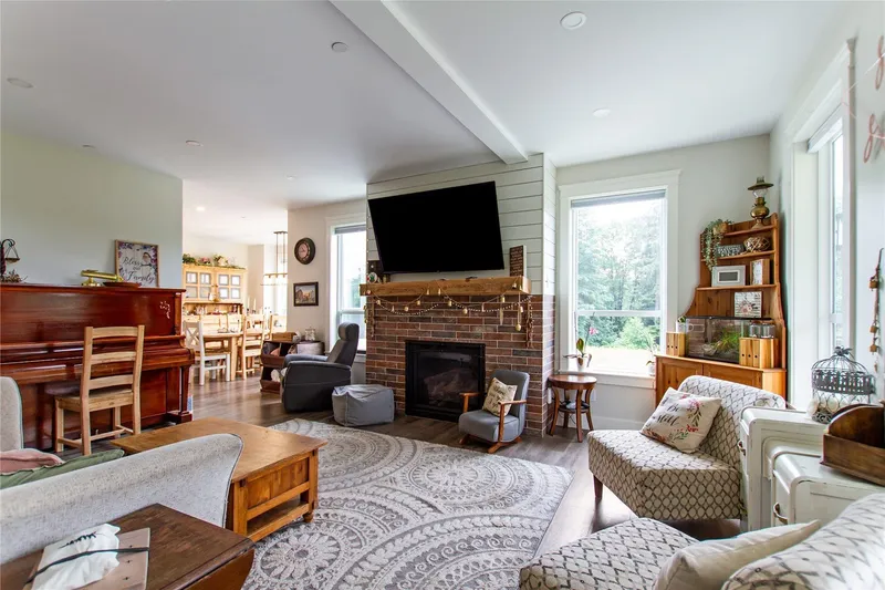 34821 FERNDALE AVENUE - photo 3 of 25