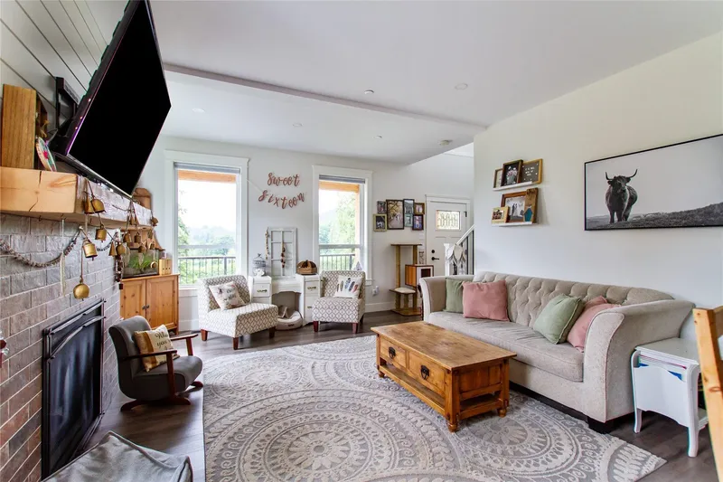 34821 FERNDALE AVENUE - photo 4 of 25