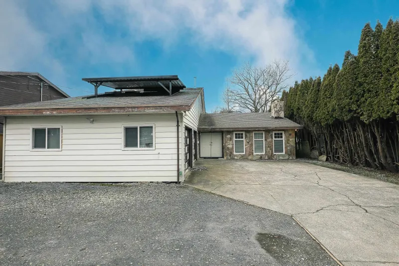 6091 172 STREET - photo 2 of 25