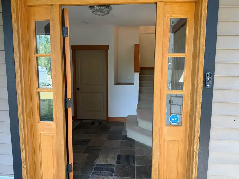 22856 137 AVENUE - photo 2 of 30