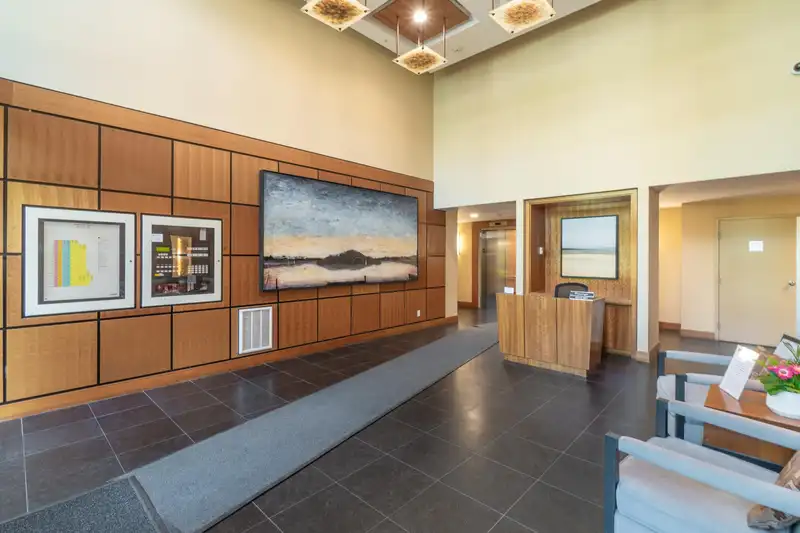 106 4759 VALLEY DRIVE - photo 2 of 33