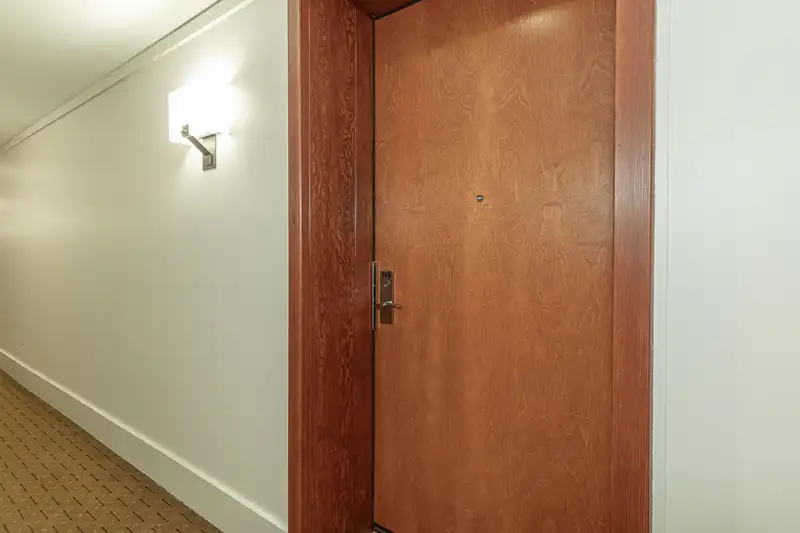 106 4759 VALLEY DRIVE - photo 3 of 33