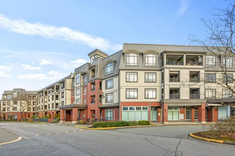 404 8880 202 STREET - photo 2 of 25