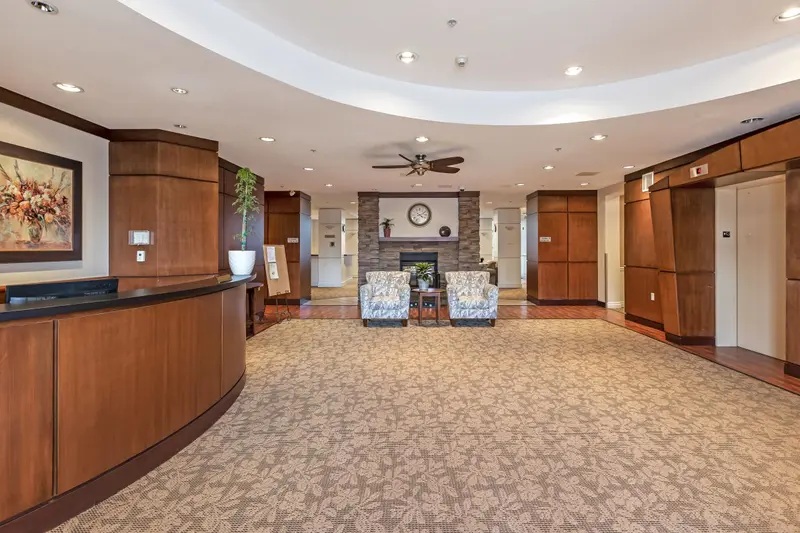 404 8880 202 STREET - photo 3 of 25