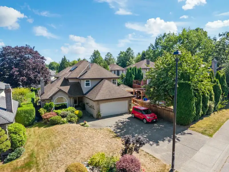 16614 CHERRYHILL CRESCENT - photo 1 of 40