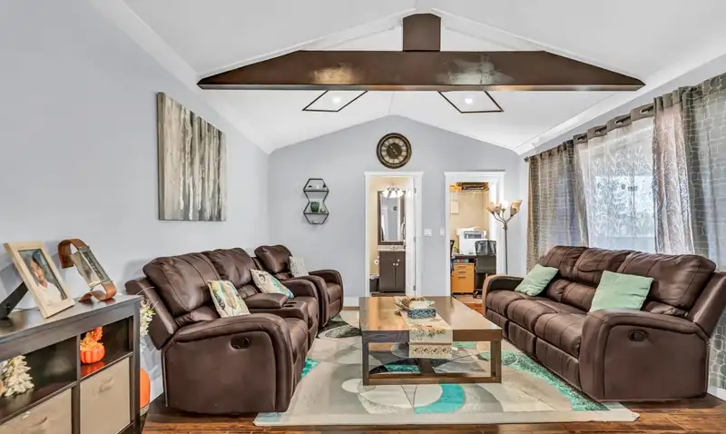 18240 64 AVENUE - photo 2 of 36