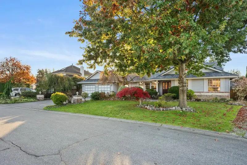 3361 197A STREET - photo 2 of 37