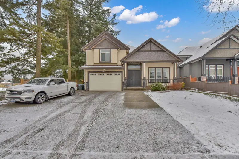 9405 126 STREET - photo 3 of 25