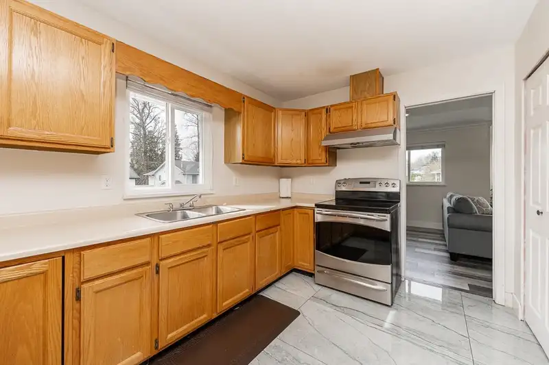 31000 SIDONI AVENUE - photo 4 of 40
