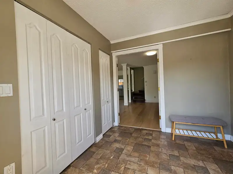 1955 FLYNN CRESCENT - photo 2 of 37
