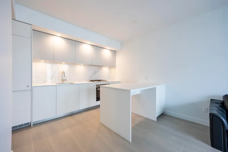 1601 6537 TELFORD AVENUE - photo 2 of 21