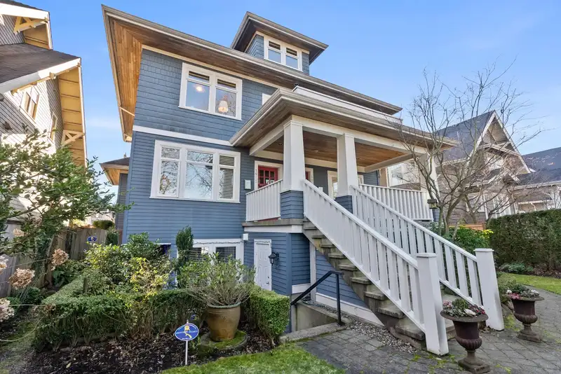 1916 W 11TH AVENUE - photo 2 of 33