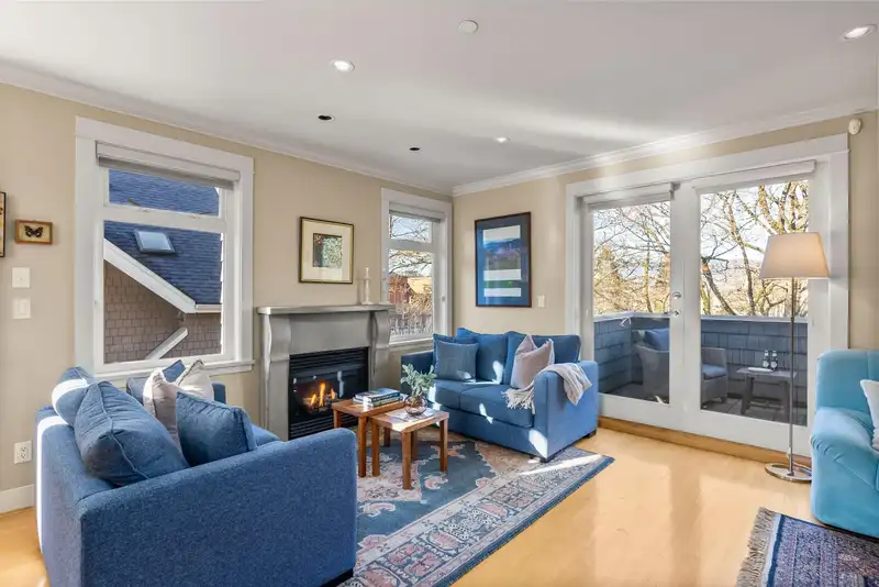 1916 W 11TH AVENUE - photo 4 of 33