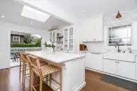 2230 WATERLOO STREET - thumbnail 9