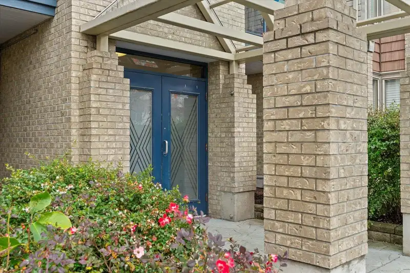 301 20237 54 AVENUE - photo 4 of 28