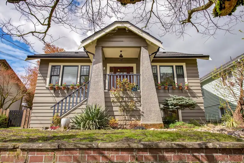 1515 EDINBURGH STREET - photo 1 of 40