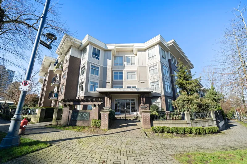 318 13555 GATEWAY DRIVE - photo 1 of 25