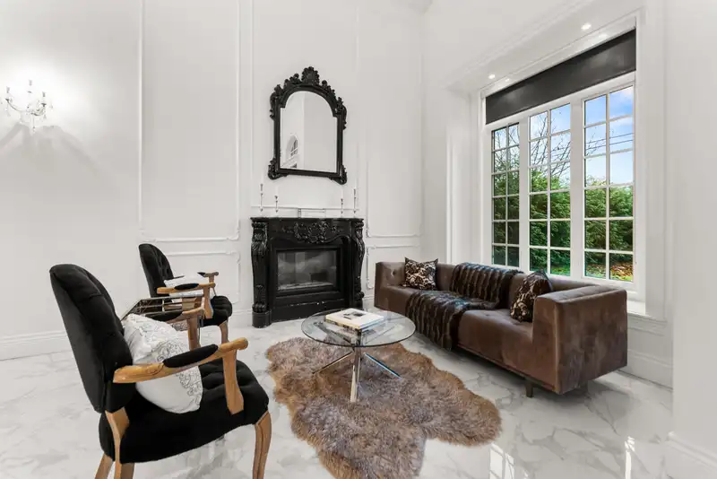 4434 60B STREET - photo 2 of 36