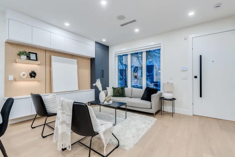 1 5461 RHODES STREET - photo 4 of 25