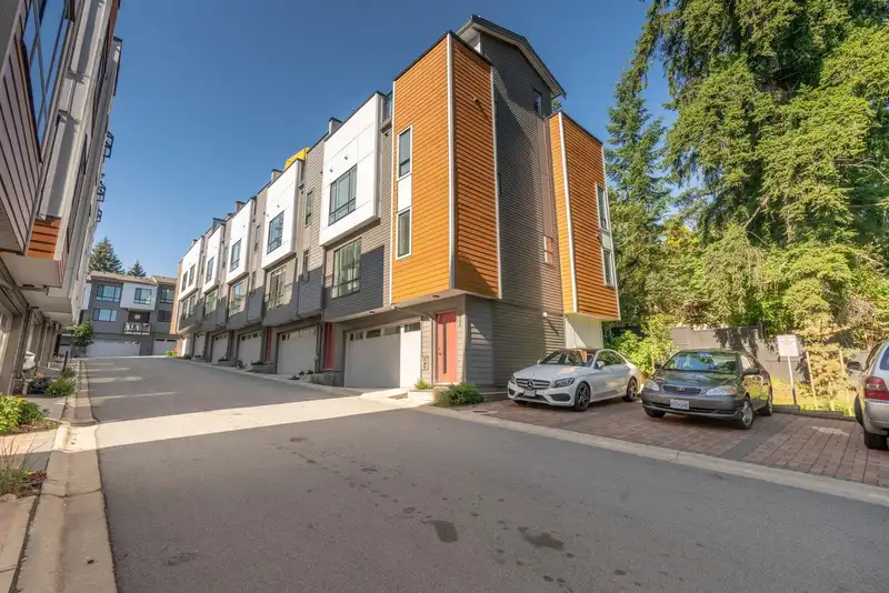 170 16433 19 AVENUE - photo 2 of 37