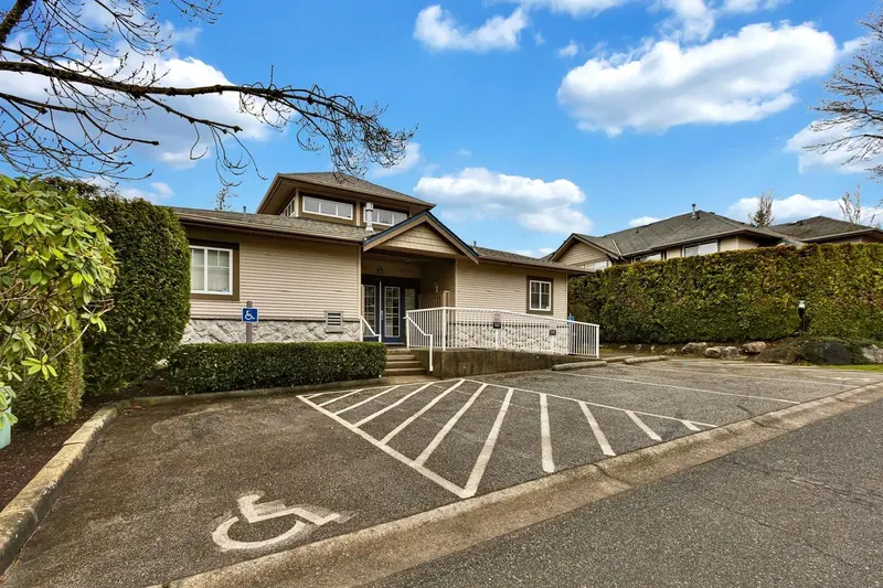 55 8888 151 STREET - photo 4 of 25