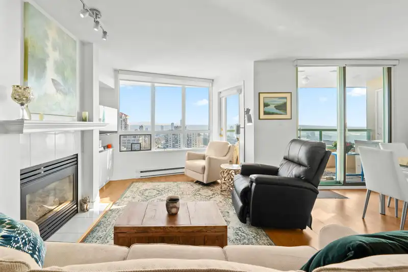 1406 728 PRINCESS STREET - photo 1 of 39