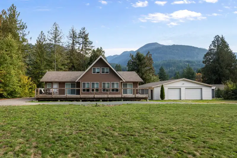 26542 REYNOLDS ROAD - photo 1 of 40