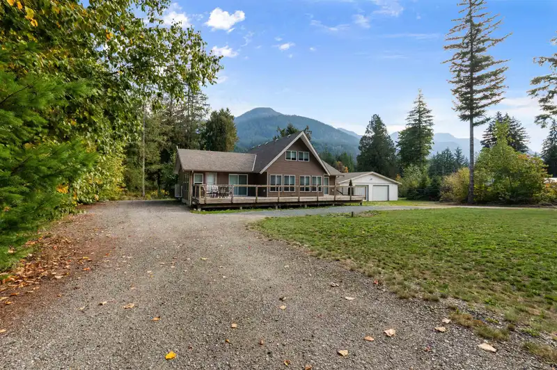 26542 REYNOLDS ROAD - photo 3 of 40