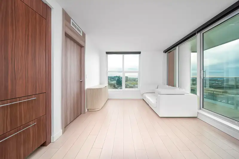 701 455 SW MARINE DRIVE - photo 2 of 28