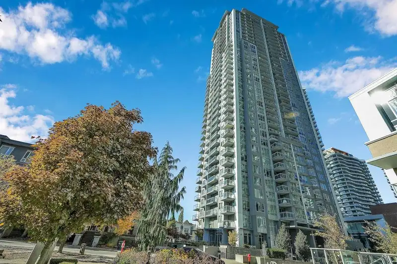 701 13325 102A AVENUE - photo 1 of 11