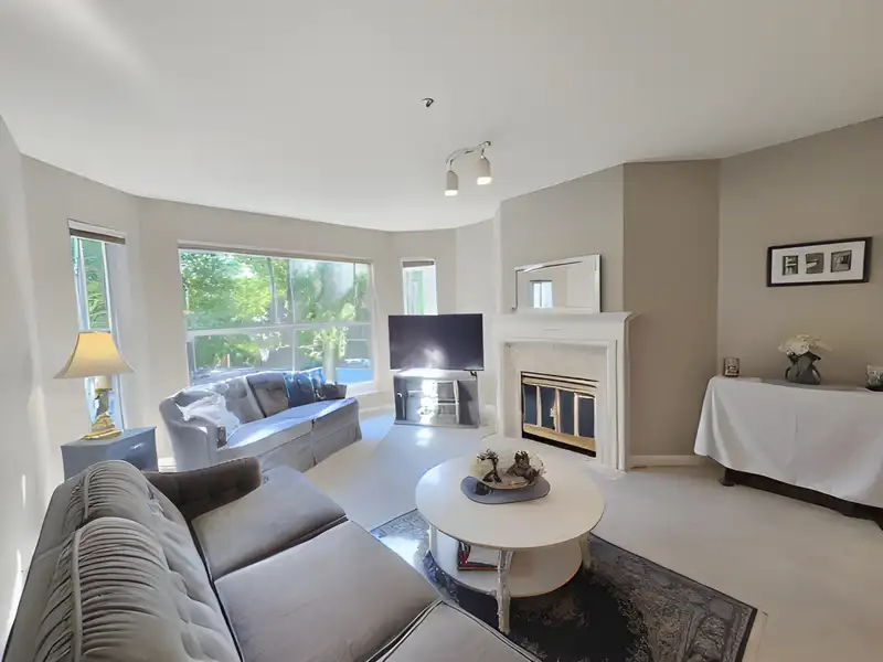 212 7171 121 STREET - photo 3 of 19