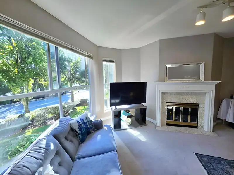 212 7171 121 STREET - photo 4 of 19