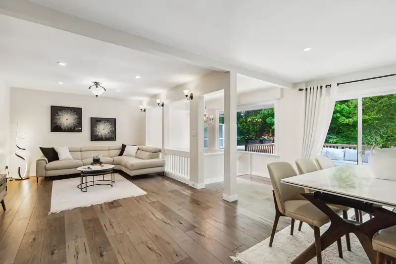 985 GATENSBURY STREET - photo 1 of 40