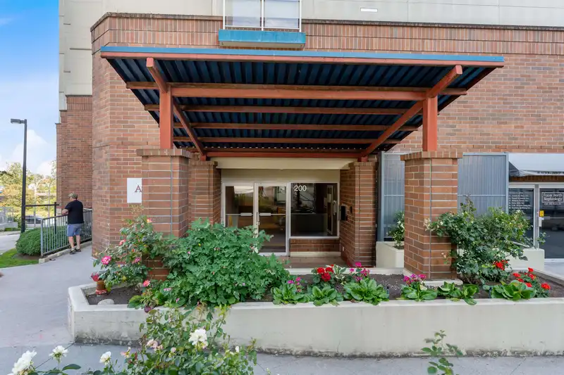 606 200 KEARY STREET - photo 2 of 23
